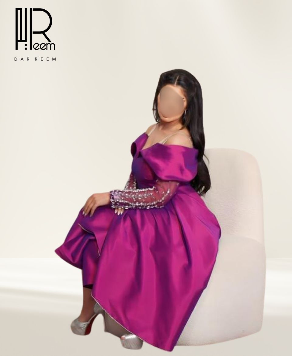 فستان "أميرة الريم" البنفسجي المطرز بالكريستال فستان "أميرة الريم" البنفسجي المطرز بالكريستال